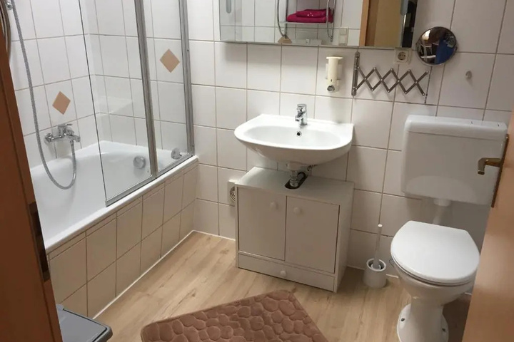 Room 4 of 14