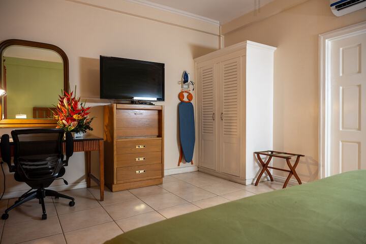 Room 18 of 81