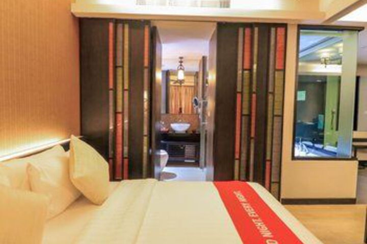 Room 14 of 43