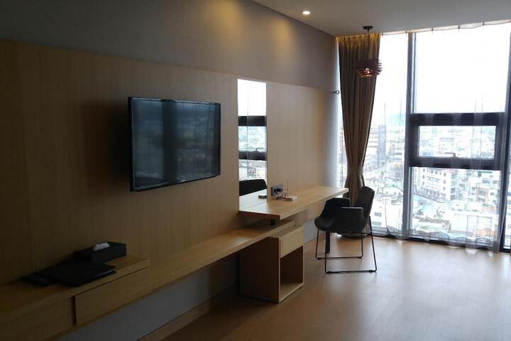 Room 15 of 60