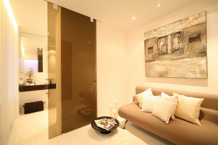 Room 17 of 30