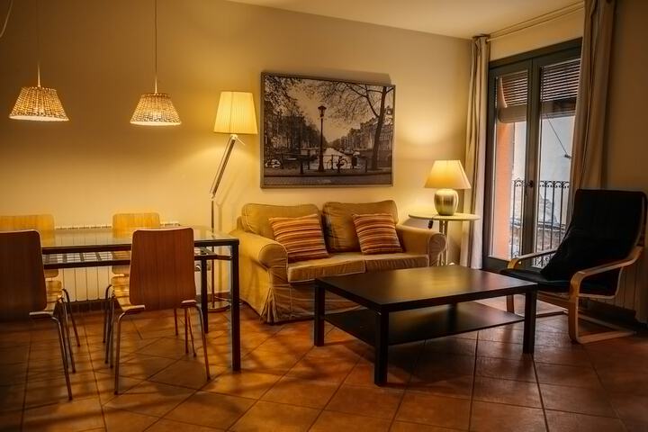 Lounge 44 of 73