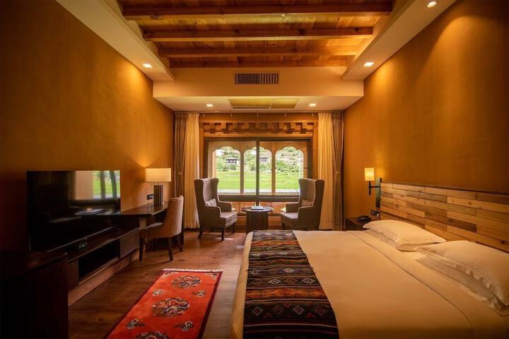 Room 4 of 25