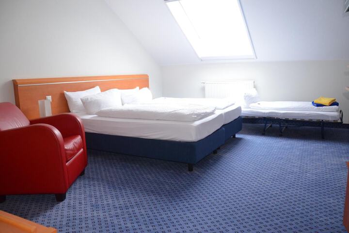 Room 7 of 16