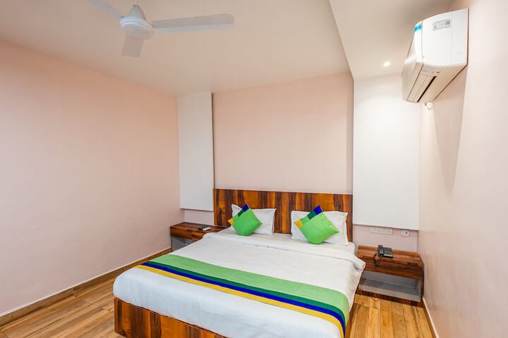 Room 12 of 51
