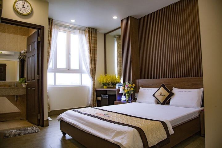 Exterior of Huynh Duc 2 Hotel