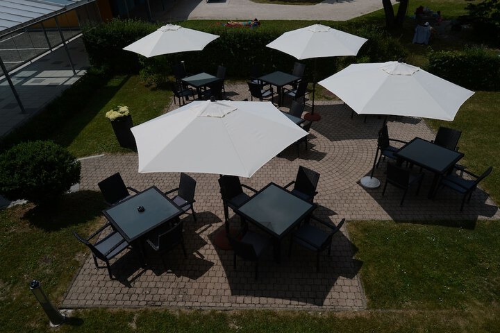 Sundeck 51 of 61