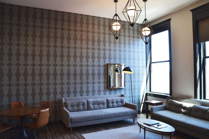 Room 26 of 86