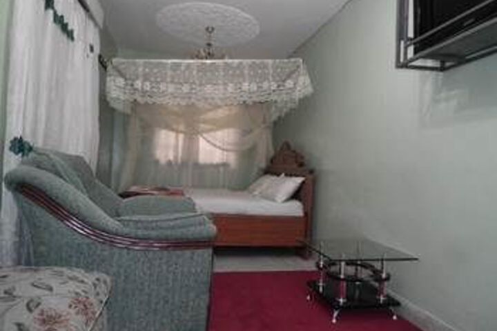 Room 12 of 17