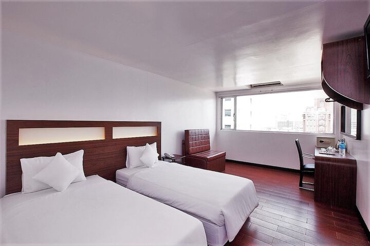 Room 19 of 66