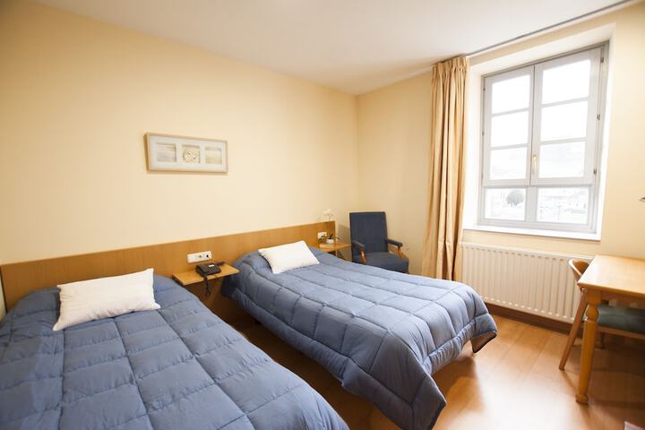 Room 6 of 27