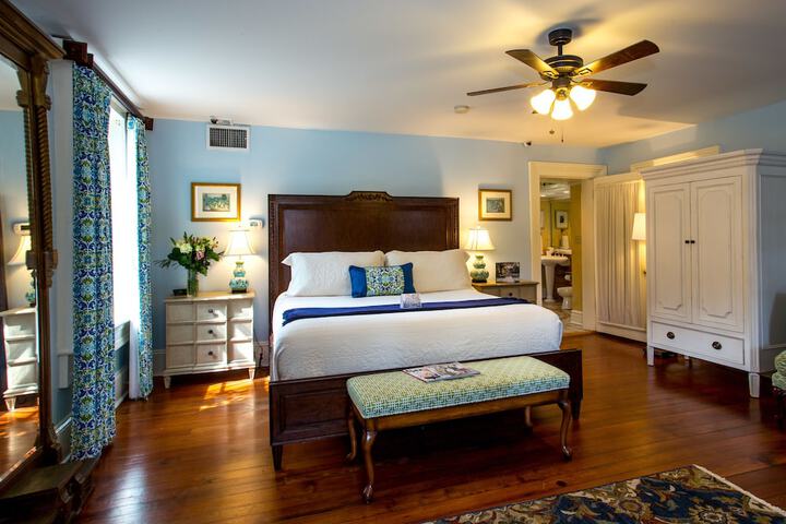 Room 34 of 158