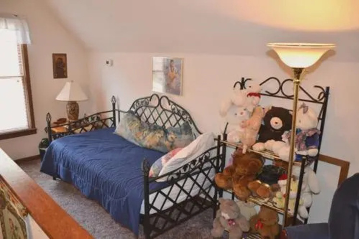 Room 2 of 19