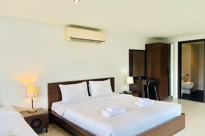 Room 40 of 164