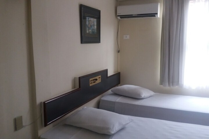 Room 11 of 44