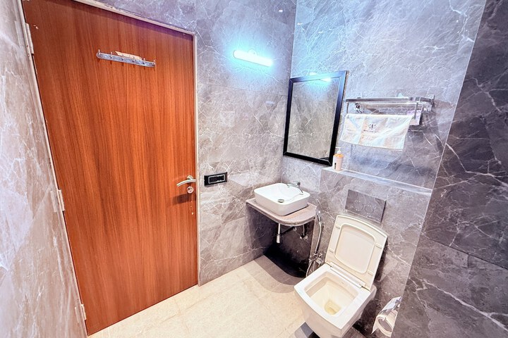 Room 20 of 63