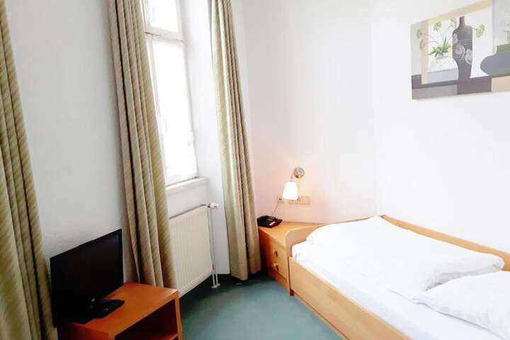 Room 5 of 41