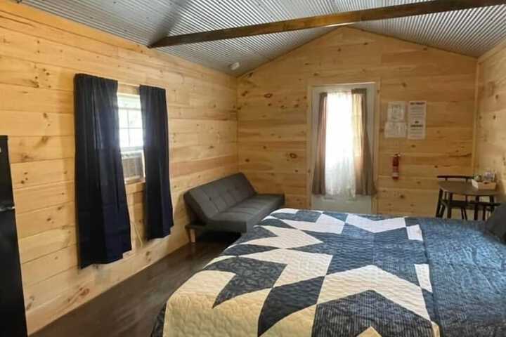 Room 10 of 24