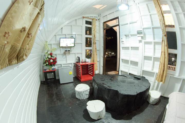 Room 10 of 35