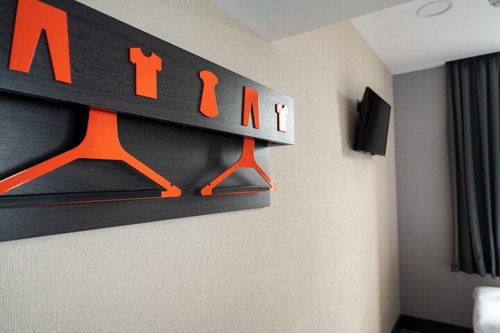 Room 6 of 47