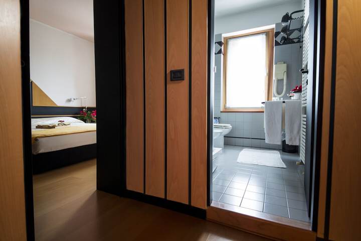 Room 4 of 31