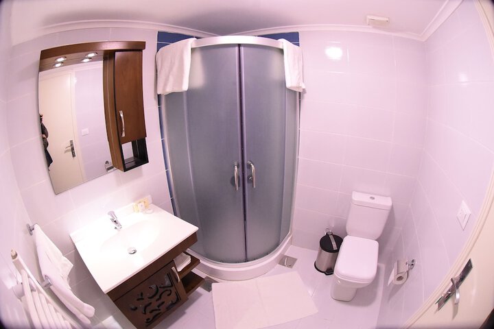 Room 15 of 25