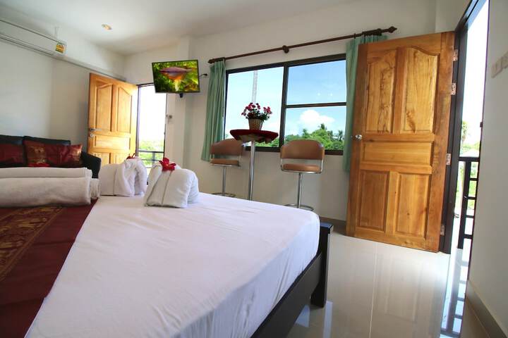 Room 5 of 99