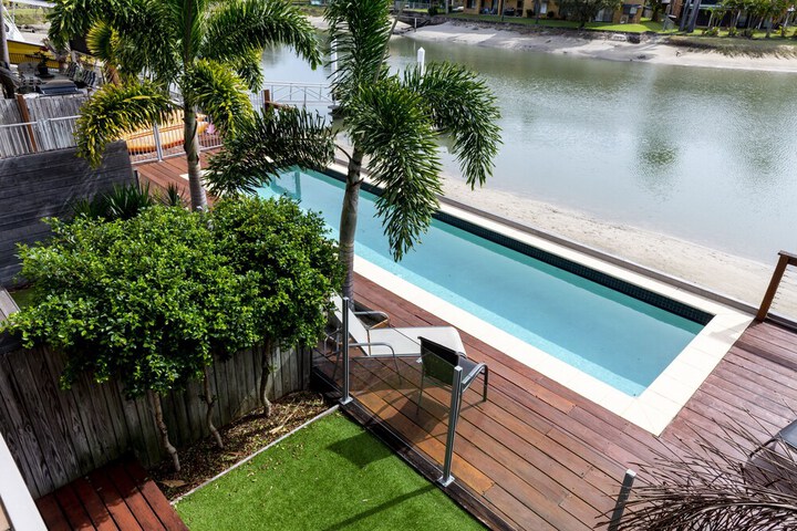 Pool 95 of 117