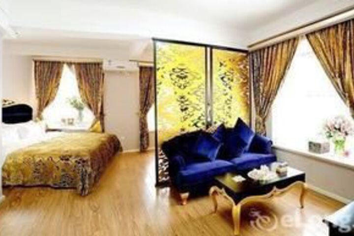 Room 22 of 37
