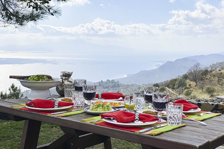 Dining 65 of 68