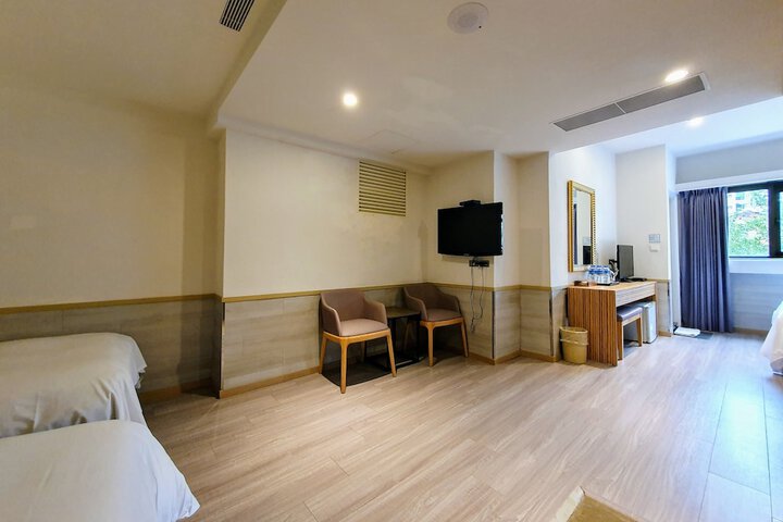 Room 34 of 72