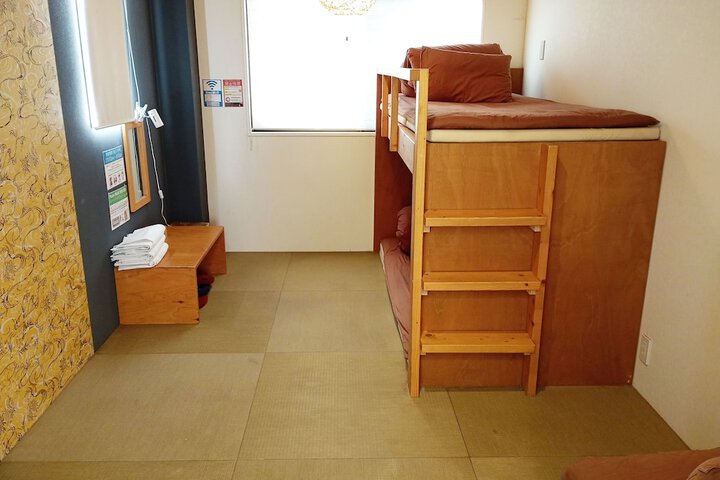 Room 28 of 87