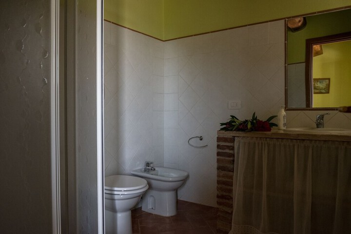 Room 19 of 37