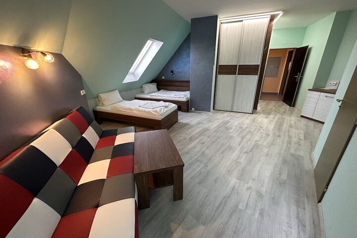 Room 48 of 99