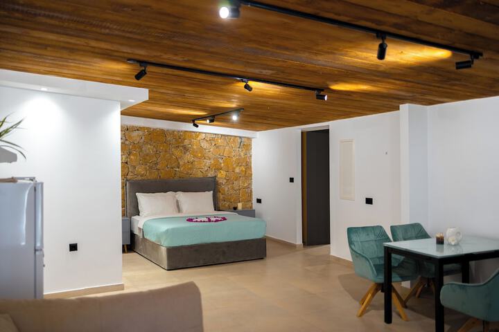 Room 25 of 100