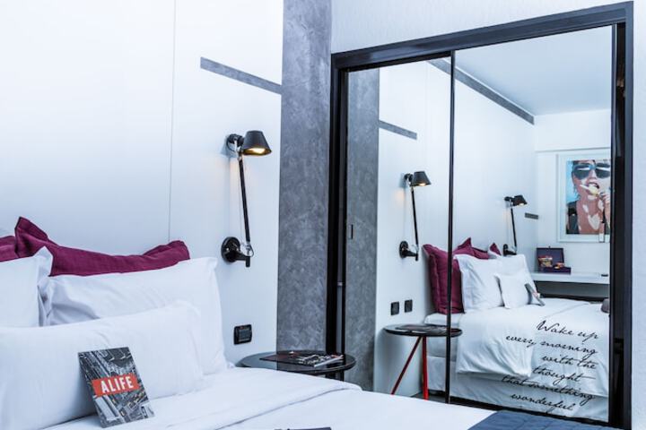 Room 12 of 82