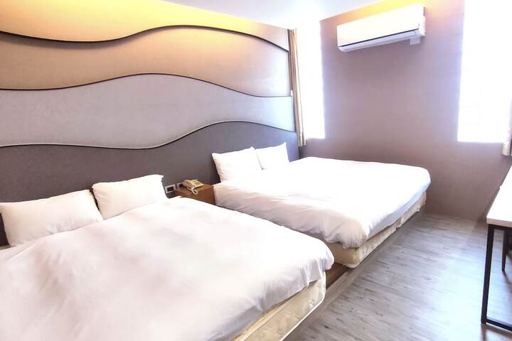 Room 13 of 27