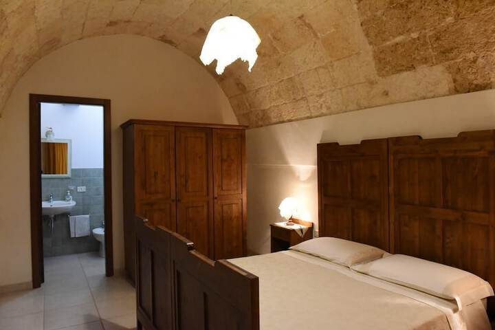 Room 3 of 26