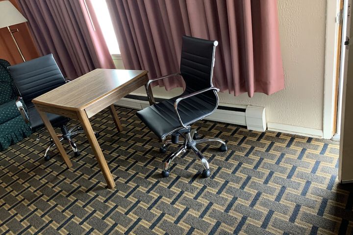Room 7 of 14