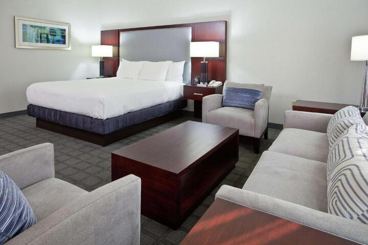 1 King Bed Room with Sofa Bed (5 of 24)
