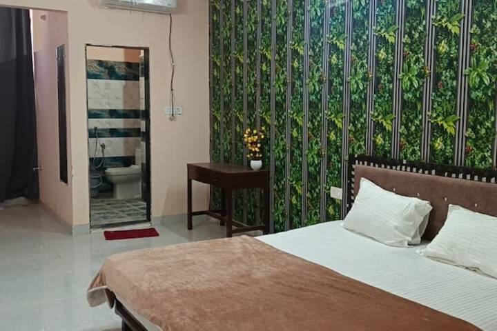 Room 11 of 23
