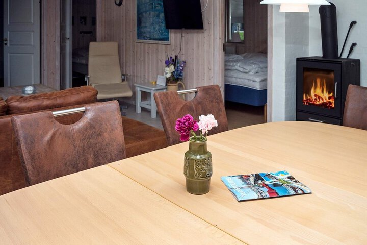Dining 22 of 36