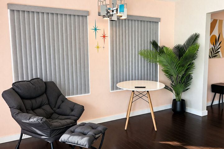 Room 32 of 65