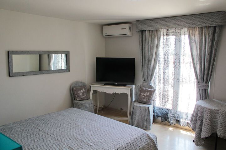 Room 12 of 81