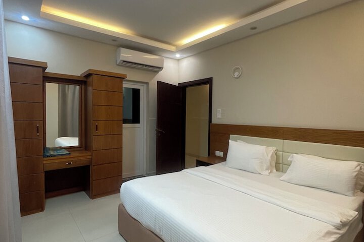 Room 15 of 40
