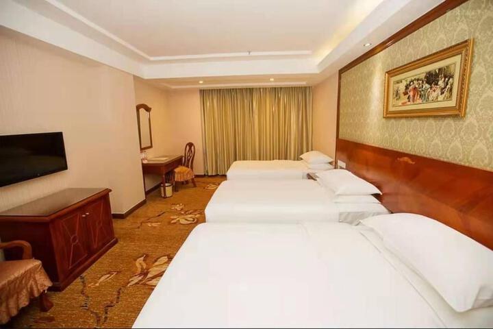 Room 22 of 45