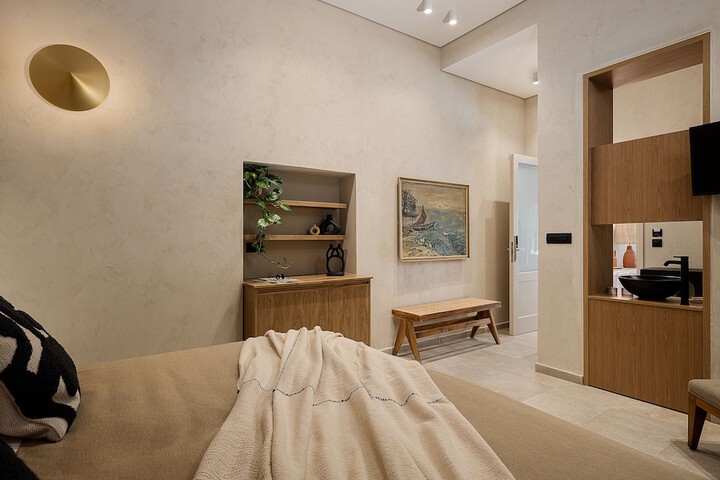 Room 21 of 72