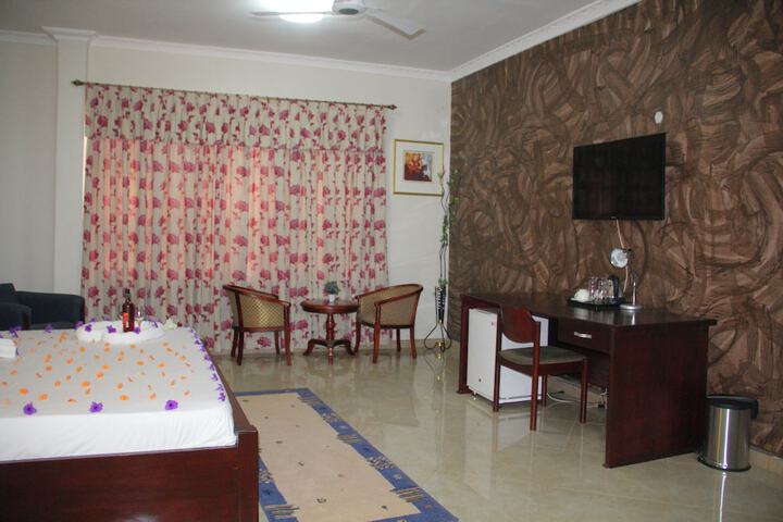 Room 6 of 42
