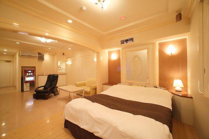 Room 9 of 30