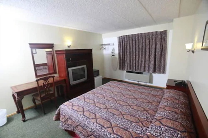 Room 12 of 26